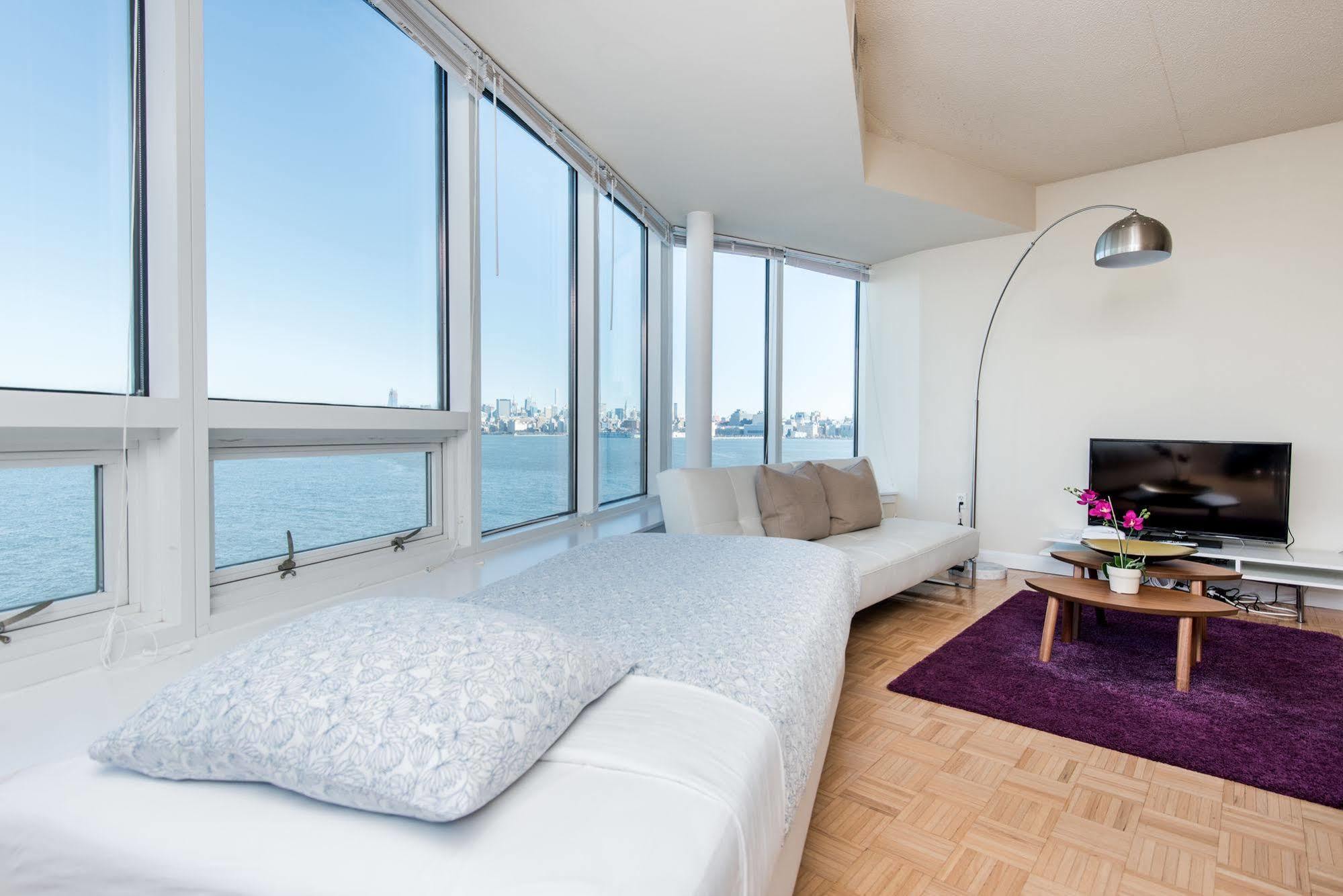 Dharma Home Suites Jc At Exchange Place Jersey City Esterno foto
