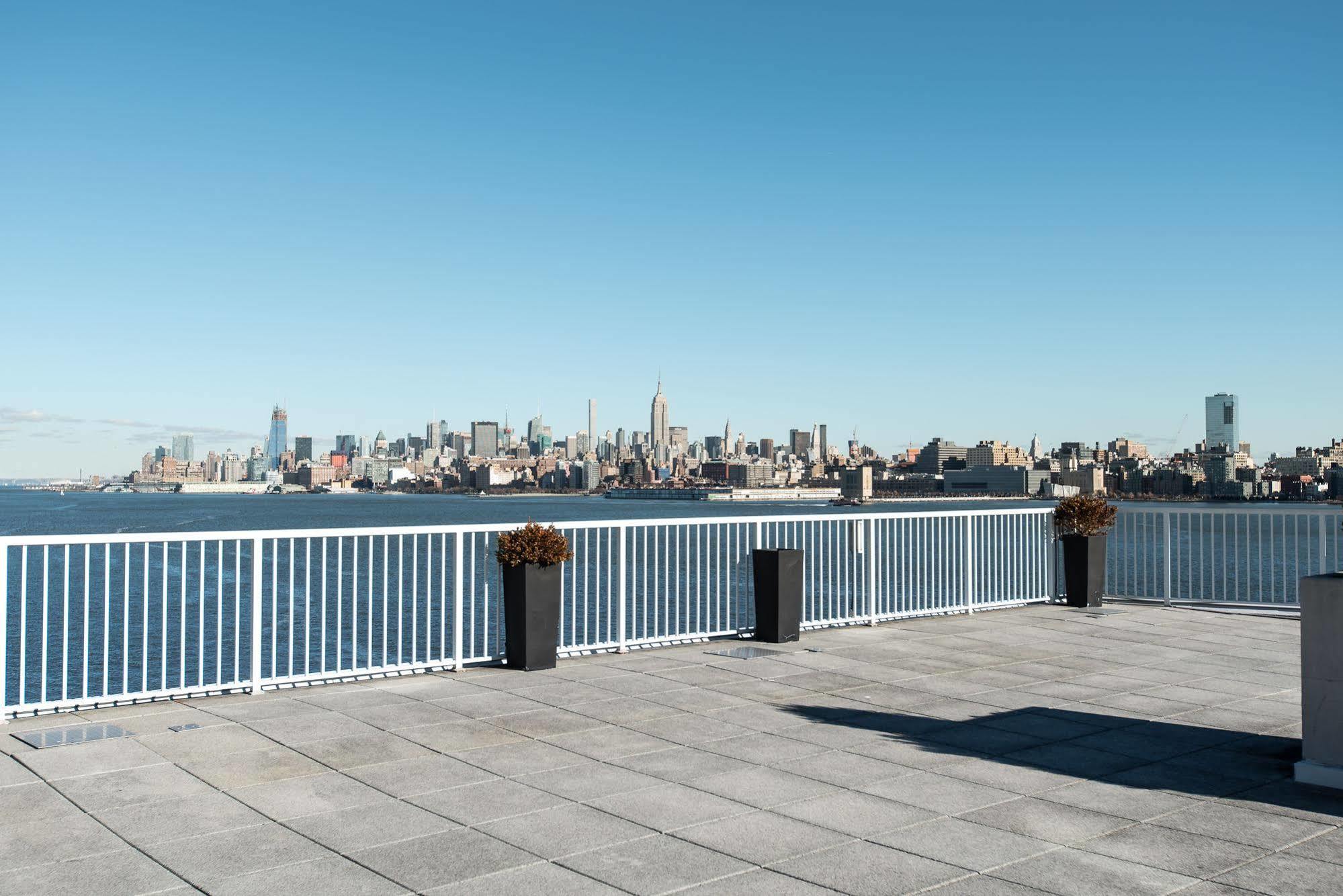 Dharma Home Suites Jc At Exchange Place Jersey City Esterno foto