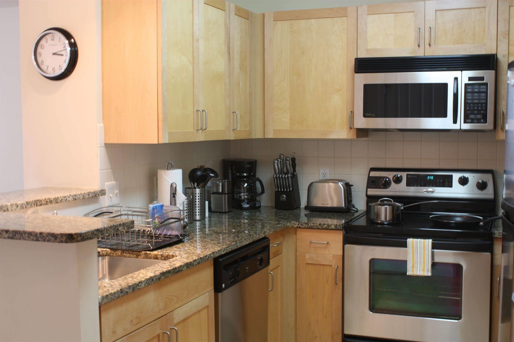 Dharma Home Suites Jc At Exchange Place Jersey City Esterno foto