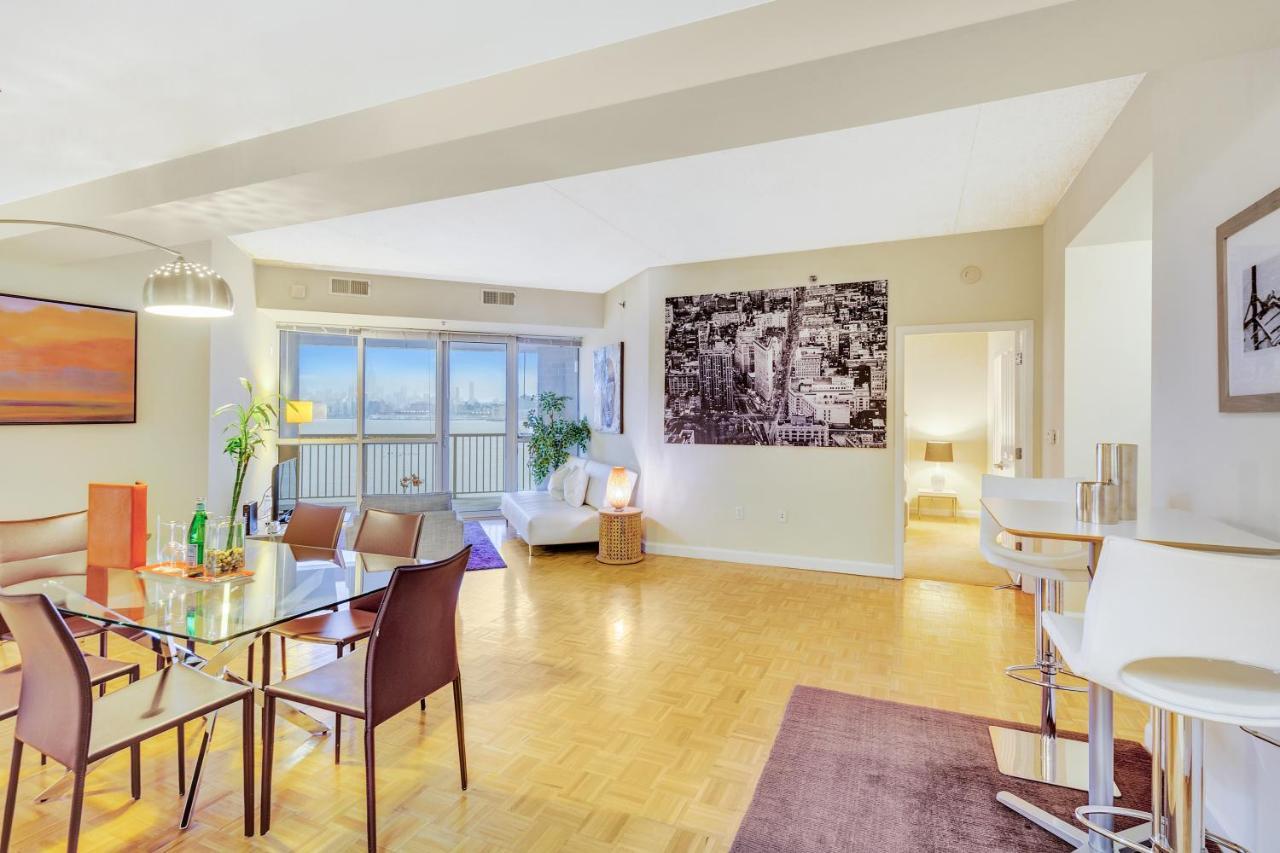 Dharma Home Suites Jc At Exchange Place Jersey City Esterno foto
